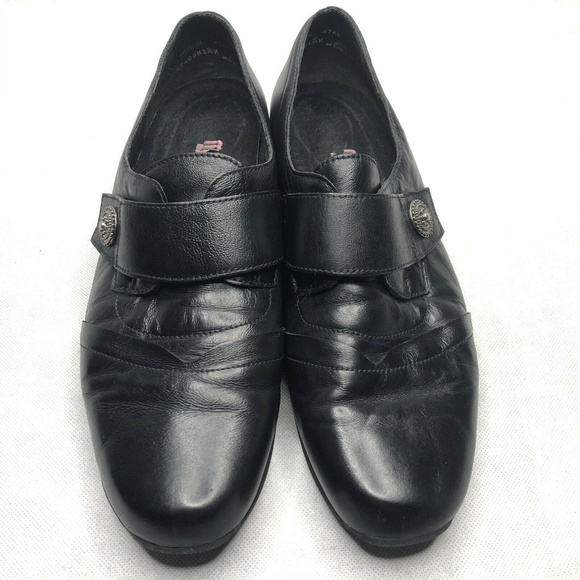 Munro American Slip On Flat Black Leather Button - Picture 4 of 8